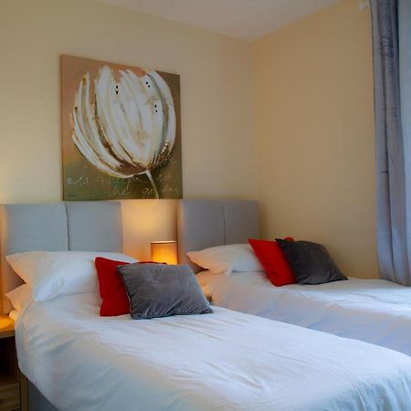 Carvetii - Fox House - 1St Floor Flat Sleeps Up To 8 Apartment Dunfermline Ngoại thất bức ảnh