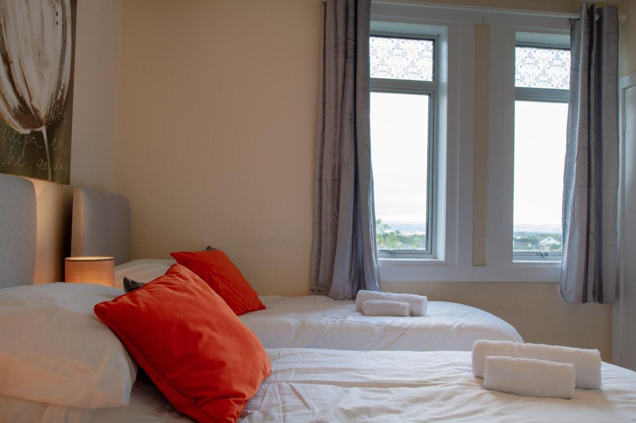 Carvetii - Fox House - 1St Floor Flat Sleeps Up To 8 Apartment Dunfermline Ngoại thất bức ảnh