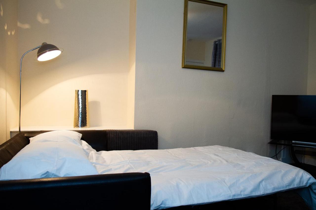 Carvetii - Fox House - 1St Floor Flat Sleeps Up To 8 Apartment Dunfermline Ngoại thất bức ảnh