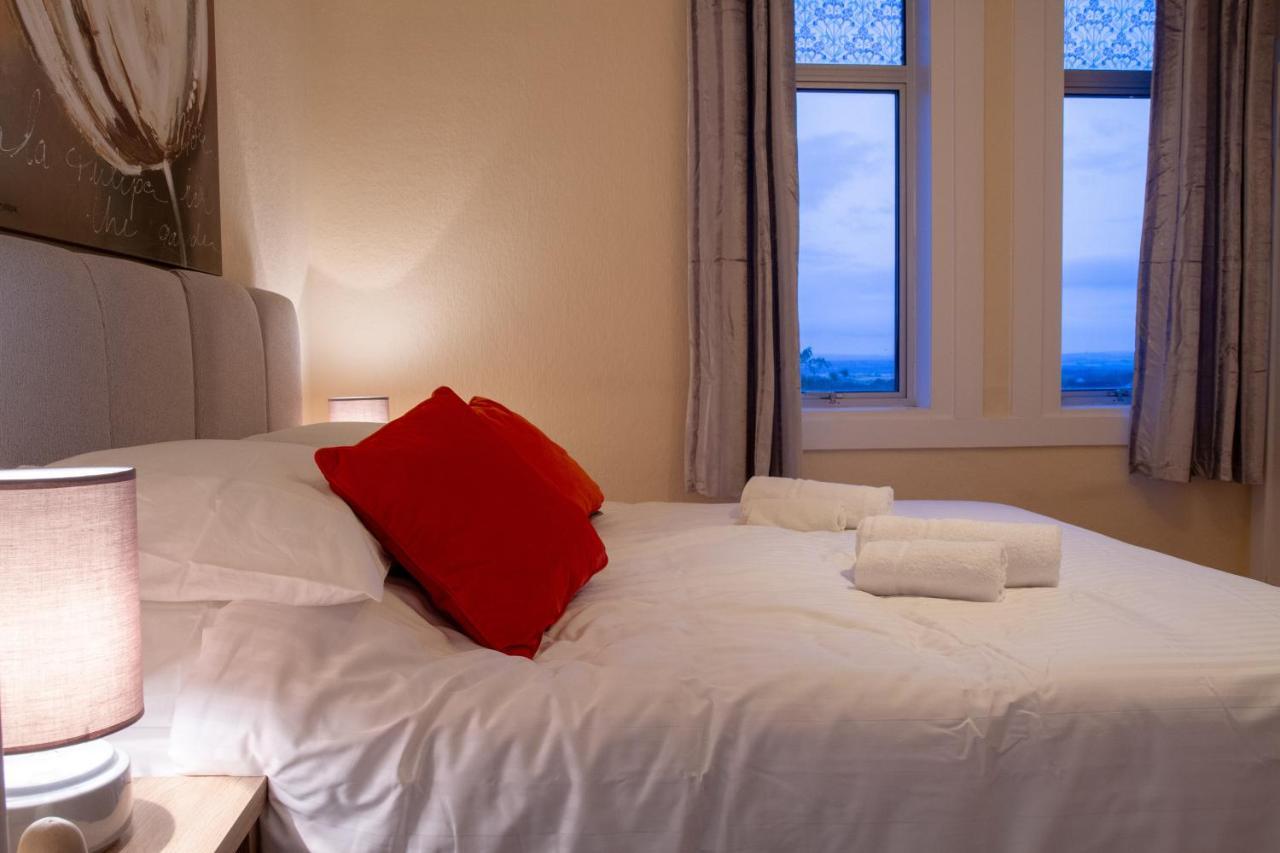 Carvetii - Fox House - 1St Floor Flat Sleeps Up To 8 Apartment Dunfermline Ngoại thất bức ảnh